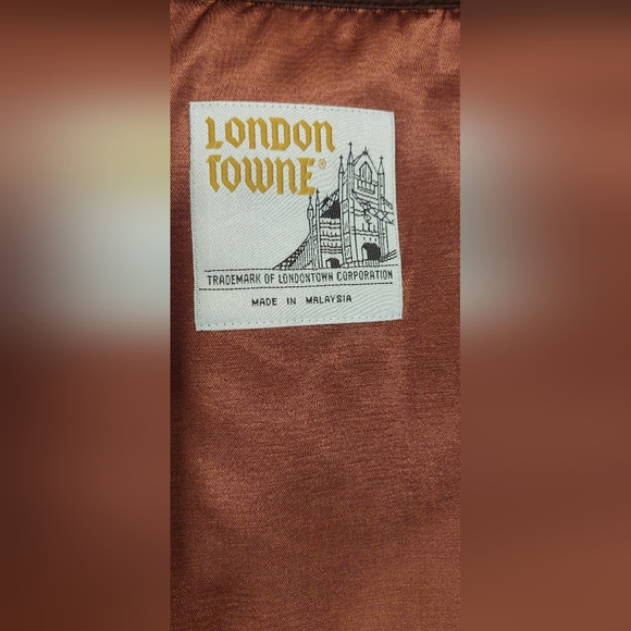 LONDON TOWNE , MENS Classic Beige Trench Coat - Picture 9 of 13